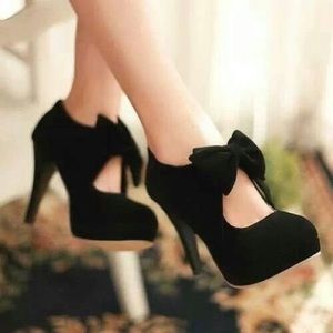 Black Bow Heels